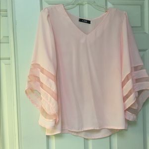Pretty peach/pink top M with bell sleeve detail